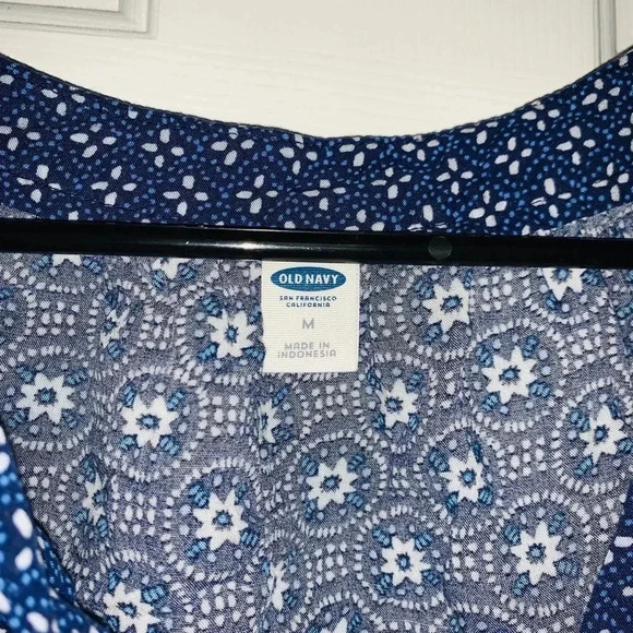 Old Navy Blouse - Picture 3 of 4